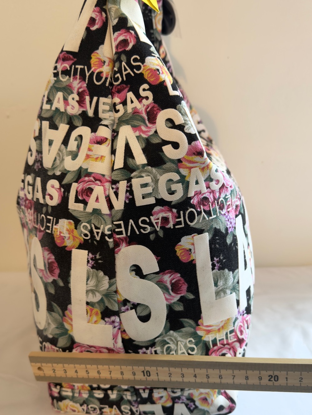 Robin Ruth Black Floral 'LAS VEGAS' Shoulder Bag - Picture 2 of 8